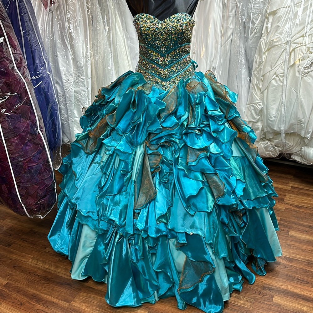 Amazing quinceañera dress